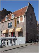 Alkmaar. In diesem Gebude ist das Nederlands Biermuseum  De Boom  beheimatet. 10.06.2015