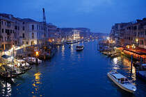 Abendliches und winterliches Venedig, Blick von der Rialto-Brcke auf den Canal Grande. 16. Jan. 2015, 17:16