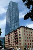 Basel, der Messeturm in Kleinbasel, Teil der Neuen Messe Basel, Juni 2015