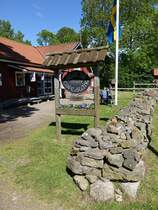 Falkping, Freilichtmuseum sle T, Schwedens grter erhaltener Husler-Besiedelung,
von den 20 Htten sind 7 zeitgem eingerichtet (14.06.2015)