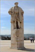 Coimbra. Der portugiesische K�nig Dom Joao III siedelte die 1290 gegr�ndete Universit�t 1537 endg�ltig in Coimbra an. Sein Denkmal steht auf dem Platz der Universit�t. 09.05.2015