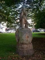 Kunstobjekt im Kantpark in Duisburg! .    . Der Kantpark eine ca. 100 ha gro�e Erholungsfl�che mit Spielplatz und �ber 40 Au�enskulpturen, die dem B�rger, ein wenig von moderner Kunst vermitteln, w�hrend man sich im Park erholt. Im Kantpark befindet sich  das Wilhelm Lehmbruckmuseum. 

www.lehmbruckmuseum.de