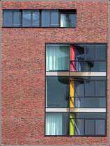 Interessant gestaltete Fensterfront am Geb�ude S der Hochschule Bremerhaven. Aufnahmedatum: 23.09.2007