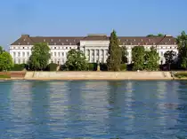 Koblenz. Rheinansicht des kurf�rstlichen Schlosses, erbaut 1779-1786 unter Kurf�rst und Erzbischof Clemens Wenzeslaus. (2. Juli 2015)