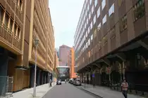 Blick durch die Schellingstra�e in Richtung Potsdamer Platz Arkaden in Berlin Mitte am 11. Juli 2015.