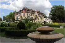 Heiligenberg. Gr�nanlage und Geb�ude am Postplatz. 08.07.2015