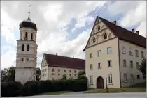 Heiligenberg. Glockenturm und Vorhof des Schlosses Heiligenberg. 08.07.2015