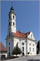 Bad Schussenried. Die barocke Wallfahrtskirche St. Peter und Paul im Ortsteil Steinhausen wurde 1728 bis 1731 errichtet. Die Kirche ist Station des Teilstckes Ulm-Konstanz des Jakobsweges nach Santiago de Compostela. 05.07.2015