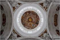 Weingarten. Blick in die Kuppel der Basilika St. Martin. 08.07.2015