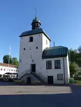 Vadstena, Radhuset, erbaut ab 1400, zweist�ckiger Westfl�gel mit des Rathaussaal, Turm 15. Jahrhundert (16.06.2015)