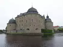 rebr, Schloss, die Festung aus dem 13. Jahrhundert wurde durch Anbauen verndert, Ausbau zum Renaissanceschlo von 1573 bis 1627 (17.06.2015)