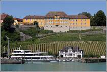 Meersburg. Der barocke ehemalige Reit- und Stallhof wurde 1751–1760 errichtet. Heute wird das Gebude vom Staatsweingut Meersburg genutzt. 10.07.2015