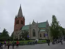 �rebr�, Nicolaikyrkan, dreischiffige Kalksteinkirche mit erh�htem Mittelschiff, erbaut ab dem 13. Jahrhundert, Westturm 15. Jahrhundert, Restaurierung im Stil der engl. Gotik von 1860 bis 1899 durch Adolf Kjellstr�m (17.06.2015)