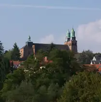 Die Kirche St. Laurentius ist eine rmisch-katholische Pfarrkirche in Heiligenwald, einem Ortsteil der saarlndischen Gemeinde Schiffweiler im Landkreis Neunkirchen. Kirchenpatron ist der heilige Laurentius von Rom. 07.09.2014