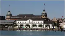 Konstanz. Das Geb�ude der Bodensee Schiffsbetriebe (BSB) liegt direkt am Hafen. 10.07.2015