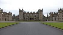 Kelso, Floors Castle, erbaut ab 1718 durch Sir John Vanburgh und William Adam, umgebaut von William Henry von 1838 bis 1849 (10.07.2015)