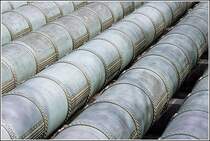 Die genietete Rohre des Walchenseekraftwerks bei Kochel am See haben am unteren Ende noch einen Durchmesser von 185 cm. Scan eines Dias vom Ende der 70er/Anfang der 80er Jahre des 20. Jahrhunderts.