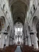 Vire, Innenraum der Kirche Notre Dame (12.07.2015)