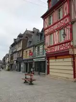 Dol-de-Bretagne, Fachwerkh�user in der Grand Rue (13.07.2015)