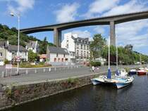 St. Brieuc, Hafen und Brcke der N12 am Qai Gebriel Peri (13.07.2015)