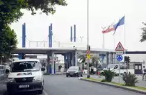Der Grenz�bergang zwischen Gibraltar und Spanien. Aufnahme: Juli 2014.