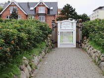 Eingang zum Friedhof der Heimatlosen in Westerland, gesehen am 19. Augsut 2015.