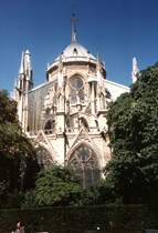 Kathedrale Notre-Dame de Paris auf der �le de la Cit�
Der Bau wurde im Jahr 1163 begonnen und erst 1345 fertiggestellt.
Die Grundfl�che betr�gt 130 Meter mal 48 Meterdund hat eine H�he von 35 Metern.