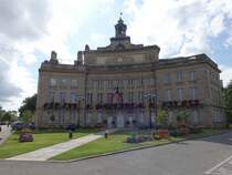 Alencon, Rathaus aus dem 18. Jahrhundert mit Museum (17.07.2015)