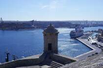 Valletta von Herbert Ganado Gardens aus gesehen. Aufnahme: Oktober 2006.