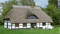 Reetdach gedecktes Fachwerkhaus auf der kleinen Insel Ummanz westlich von Rgen (September 2012)