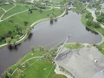 Blick auf Olympiapark vom Olympiaturm in Mnchen. Aufnahme: 5. Mai 2005.