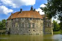 Die Burg Vischering ist eine mnsterlndische Wasserburg am nrdlichen Rand der nordrhein-westflischen Stadt Ldinghausen. Aufnahme: Juli 2007.