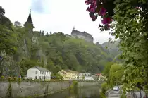 Vianden mit der ber�hmten Burg Vianden - eine gewaltige Anlage 85 Meter lang und 30 Meter breit. Hier residierten die Grafen von Vianden. Heute ist der Titel im niederl�ndischen K�nigshaus an zu treffen. Die Stadt Vianden feierte 2008 ihr 700-j�hriges Bestehen. Aufnahme: August: 2007.