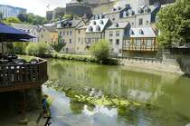Luxemburg Stadt - Der Stadtteil Grund mit der Alzette. Aufnahme: August 2007.