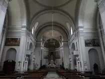 Cadola, Innenraum der Kirche St. Maria del Rosario, Hochaltar mit Statuen von Antonio Mussner, Gem�lden von Louis Vardanega (24.09.2015)