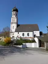 Leonhardsbuch, St. Leonhard Kirche, im Kern mittelalterlicher Saalbau, Kirchturm um 1700 (19.04.2015)