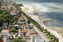 Blick vom Marineehrenmal Richtung Sden auf das Ostseebad Laboe und die Kieler Frde. Aufnahme: 21. Mai 2009.
