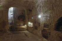 Blick in die St. Paul’s Catacombs.Die Katakomben auf Malta sind drei verschiedene unterirdische, antike Grabsysteme auf der Hauptinsel des Mittelmeerarchipels, die Spuren einer Nutzung in christlicher Zeit aufweisen. Ihr Ursprung liegt mglicherweise bereits in der hellenistischen ra, sptestens aber wurden sie in rmisch-byzantinische Zeit erschaffen. Aufnahme: Oktober 2006.