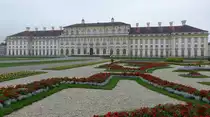 Neues Schloss Oberschlei�heim, Ostfront, erbaut ab 1701 durch Herzog Max Emanuel (11.10.2015)