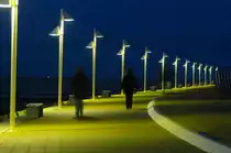 Nachtaufnahme von der Strandpromenade in Norderney. Aufnahme: April 2008.