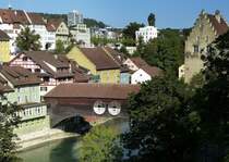 Baden, Blick auf die Holzbrcke ber die Limmat, rechts das Landvogteischlo, Sept.2015