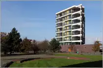 Bremerhaven. Das neue Wohnhaus  Weser view  steht zwischen Weserdeich und Neuem Hafen. 25.10.2015