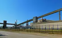 Ottmarsheim, Industrieanlagen am Rheinhafen M�lhausen (Mulhouse), Aug.2015