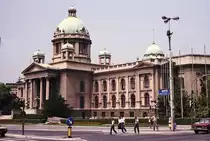 Das Haus der Nationalversammlung (Die Skup�tina) in Belgrad. Aufnahme: Juli 1984 (digitalisiertes Negativfoto). Die Skup�tina diente auch als Parlament Jugoslawiens sowie der Staatengemeinschaft Serbien-Montenegro. Seit 2006 ist es jedoch wieder Sitz des serbischen Parlaments.