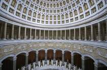 Interieur der Befreiungshalle in Kelheim. Aufnahme: Juli 2008.