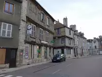 Ch�tillon-sur-Seine, Fachwerkh�user in der Rue du Bourg (27.10.2015)