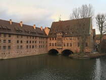 Das von 1332 - 1939 erbaute Spital zum heiligen Geist in Nrnberg am 15. November 2015.