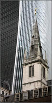 . Londoner Kontraste -

Der Kirchturm der St Margaret Pattens wird erdrckt von dem Hochhaus 20 Frenchurch Street (Walkie-Talkie) daneben.

24.06.2015 (M)