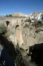 Puente Nuevo und die Innenstadt von Ronda. Aufnahme: Juli 2014.