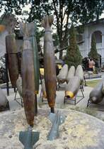 War Remnants Museum in Ho-Chi-Mibh-Stadt (Saigon). Aufnahme: Januar 2002 (Scan vom Dia).